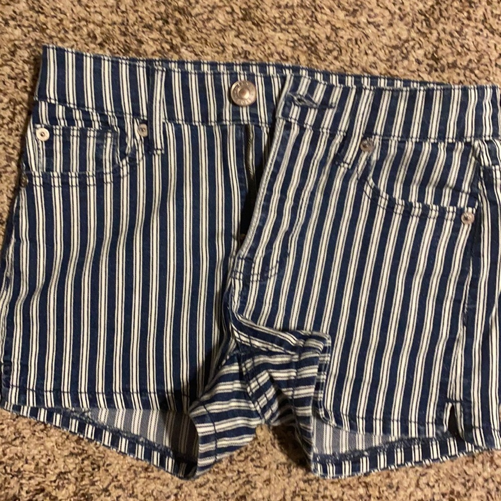 Barely worn AE shorts